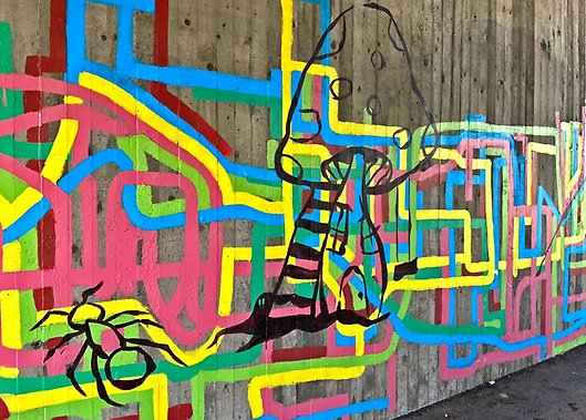 Urban konst i tunneln under Furulunds station. Ett verk av Ljungensskolans åk 3 och Streetcorner 2024.